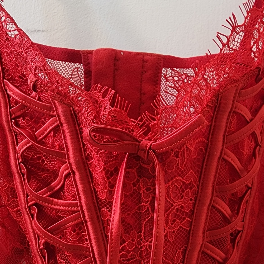 Elegant Red Lace Corset Top‎ - Picture 2 of 5